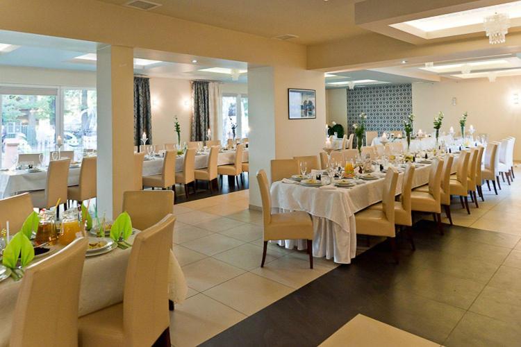 Hotel Pensjonat Nad Jeziorem Myślibórz Exteriér fotografie