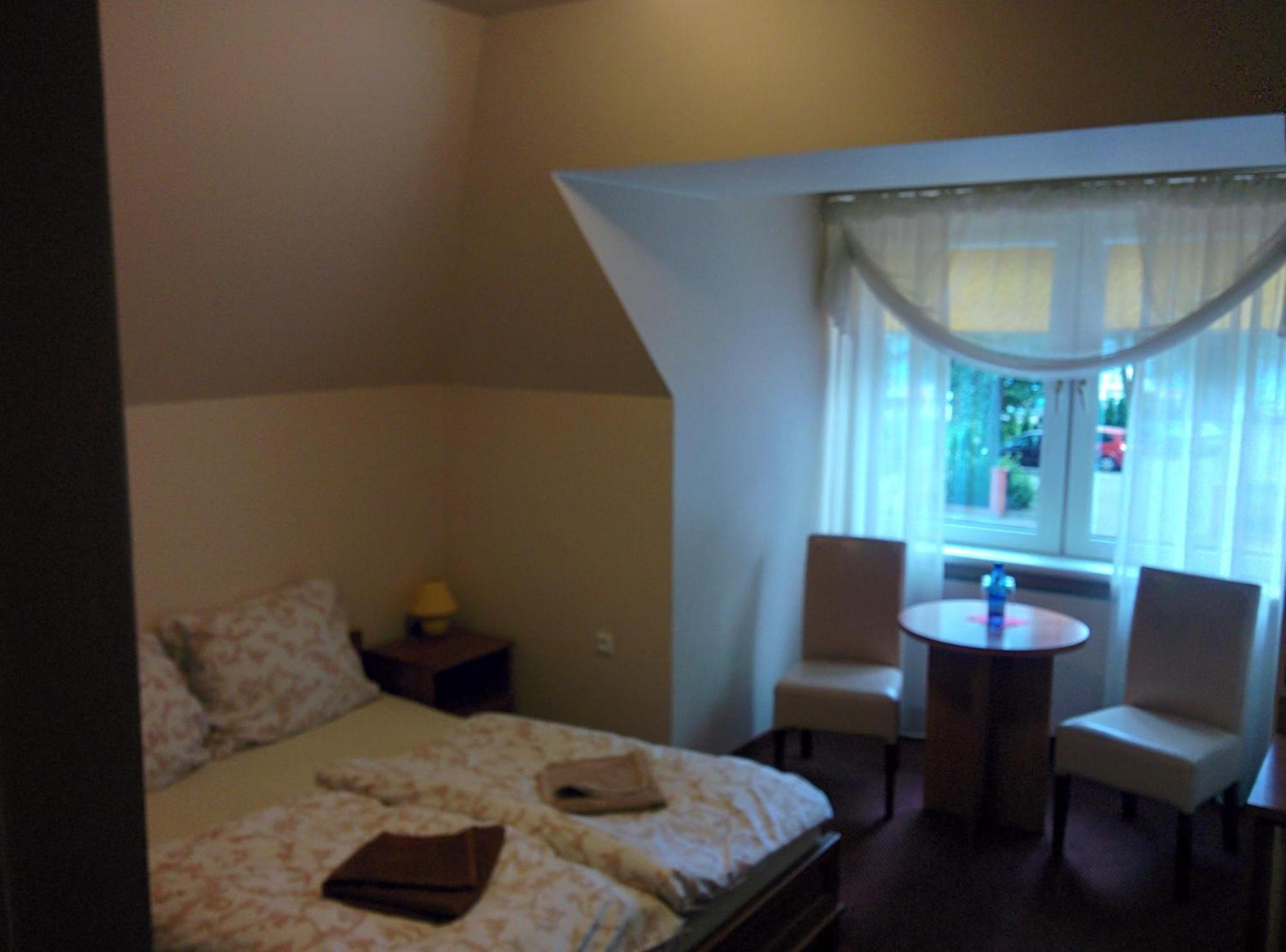 Hotel Pensjonat Nad Jeziorem Myślibórz Pokoj fotografie